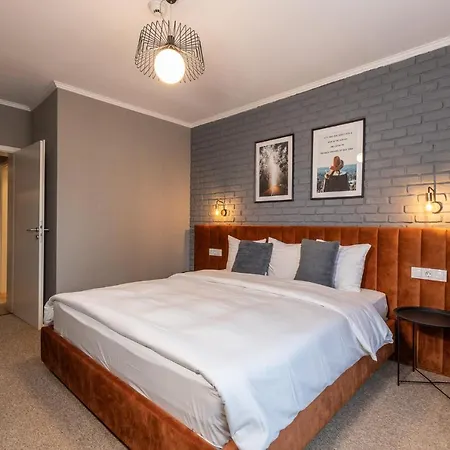 Upperhouse & Hotel 3*