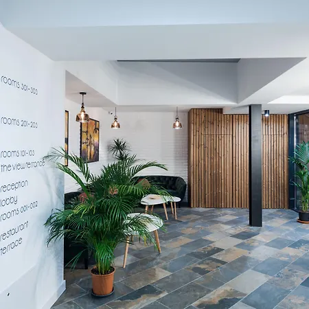 Upperhouse Suites&more 3* Braşov