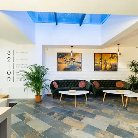 Upperhouse & 3* Braşov