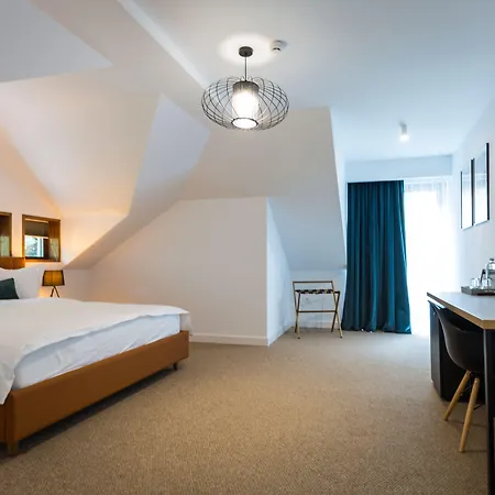 Upperhouse Suites&more Hotel Braşov