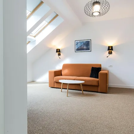 Upperhouse Suites&more 3* Braşov