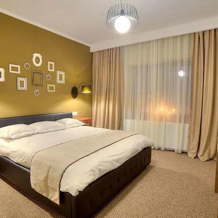 Upperhouse & 3* Brasov
