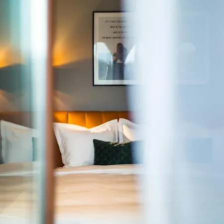Hotel Upperhouse & 3*