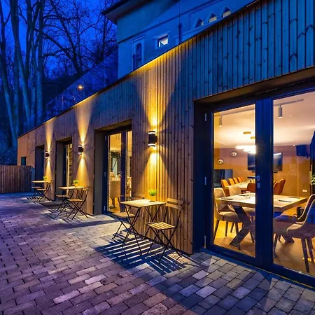 호텔 Upperhouse & 3*