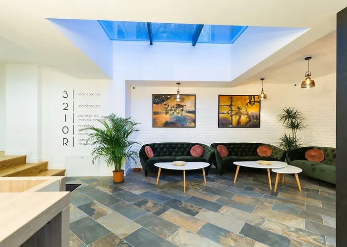 Upperhouse & 3* Braşov