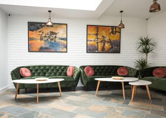 Upperhouse & Szálloda