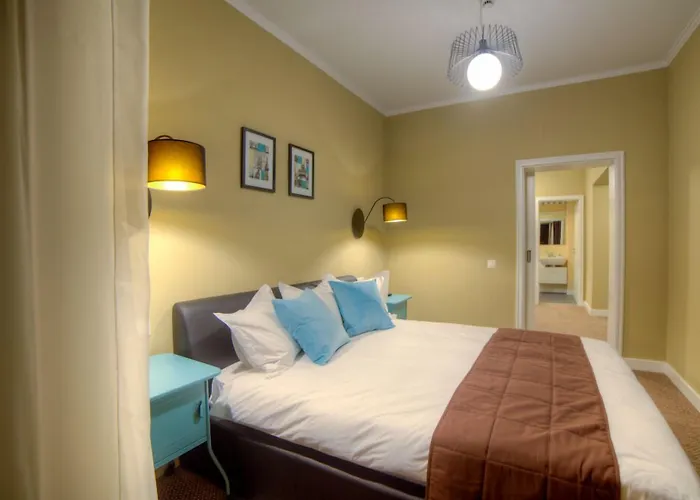 Hotell Upperhouse & 3*