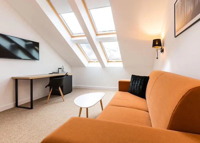 Upperhouse & Hotell 3*