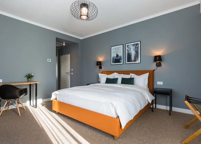 Upperhouse & Szálloda 3*