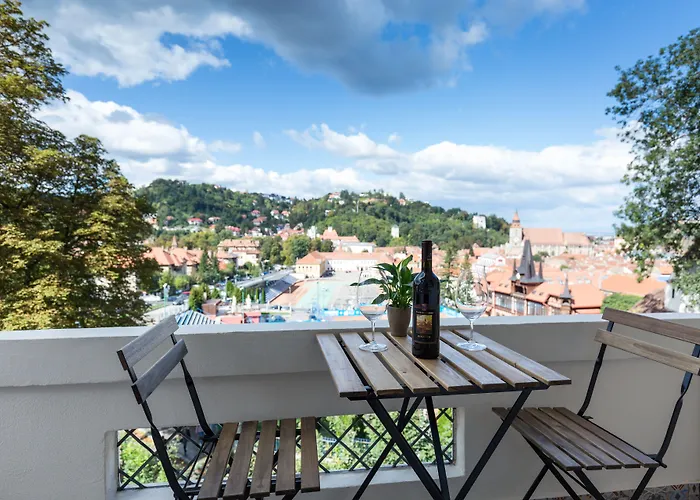 Upperhouse & Brassó