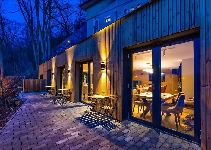 Hotell Upperhouse & 3*