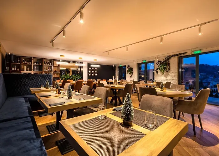 Hotell Upperhouse & Braşov