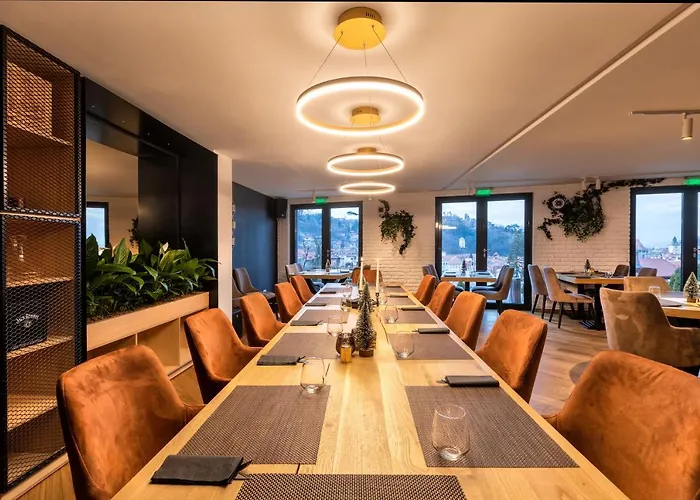 Upperhouse & Hotell Braşov